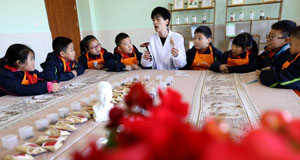 “百草园”里学习中医药知识