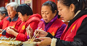 山西太原：冬至暖心饺 飘香入民心 