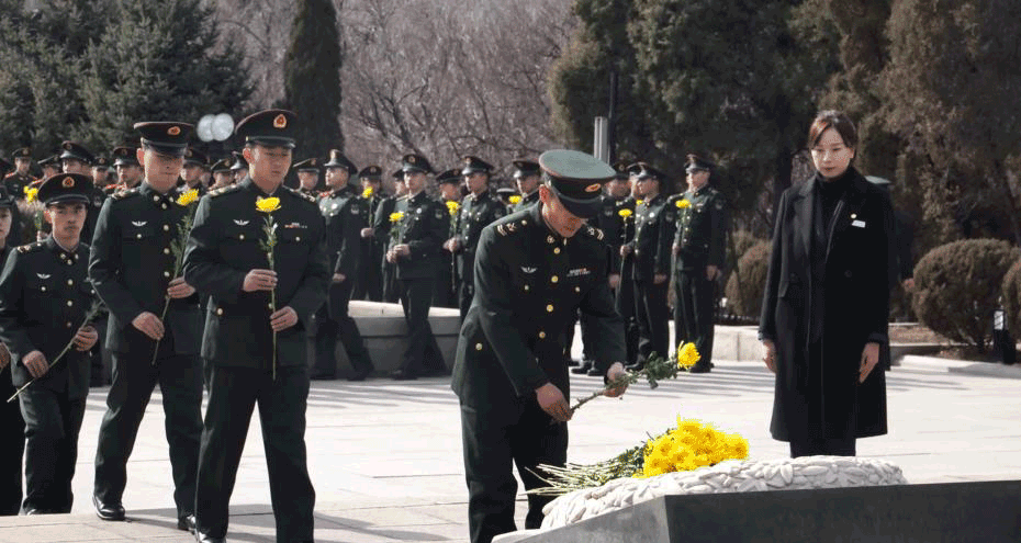 “把雷锋精神代代传承下去！”