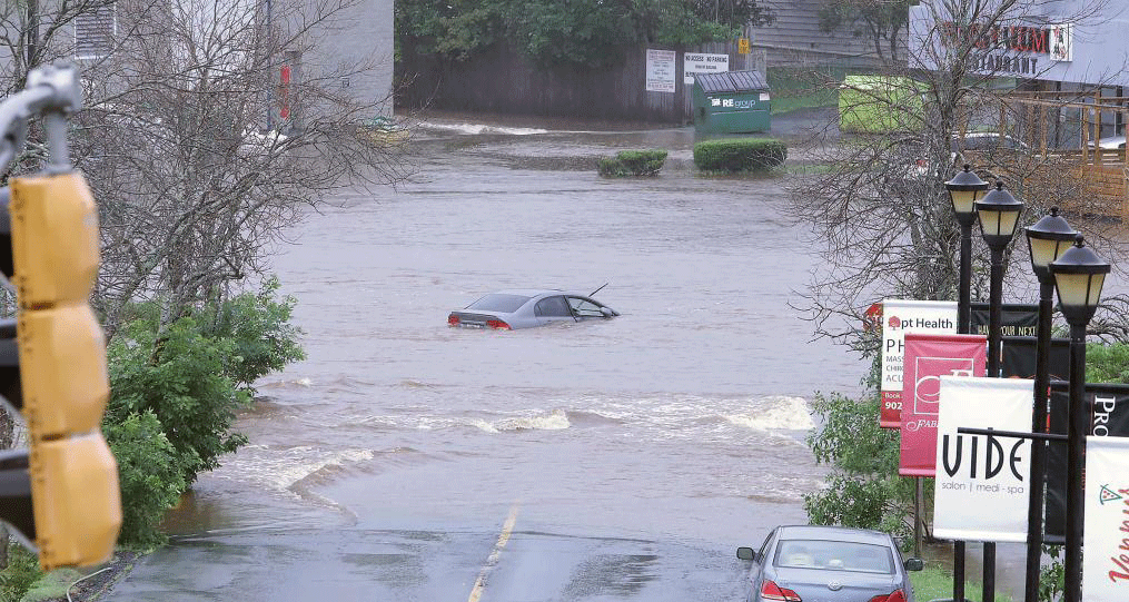 加拿大暴雨引发洪水致4人失踪