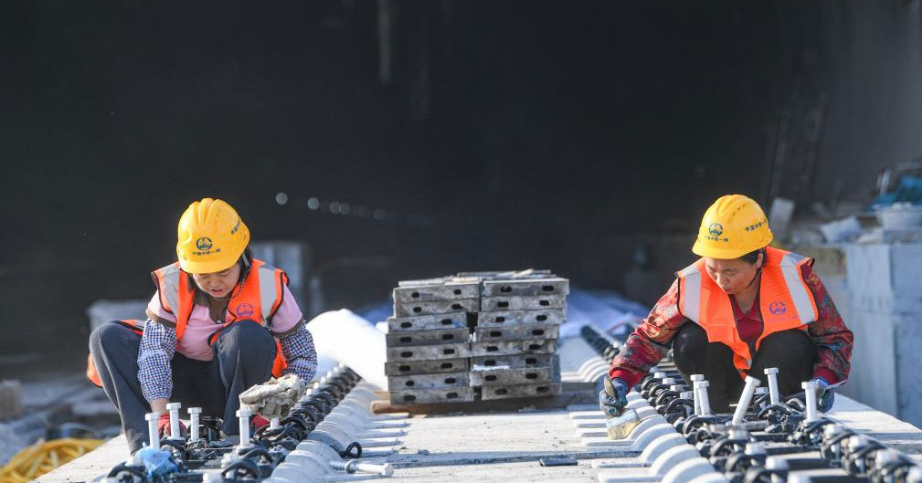 新建重庆至黔江铁路建设顺利推进