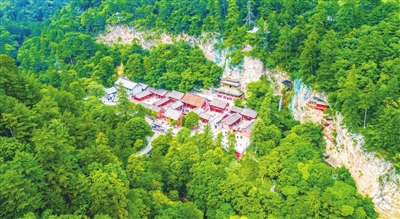 沿着山水线路赏风光