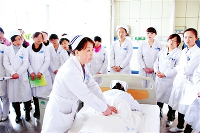 健康护航 “医”路同行