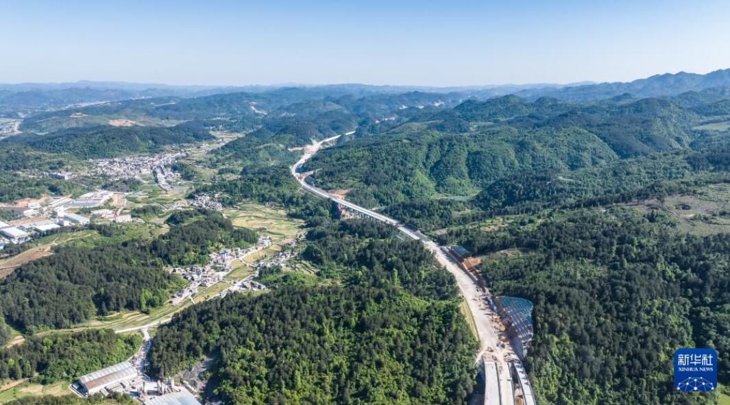 贵平高速公路建设进入冲刺阶段